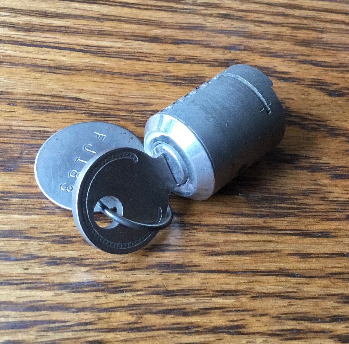 1932~1935 Ford IGNITION SWITCH LOCK CYL w/HURD KEY vtg 1930s NOS