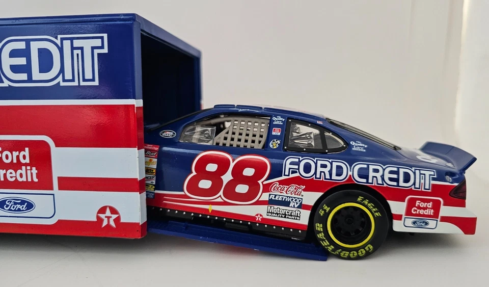 BROOKFIELD 1/24 #88 DALE JARRETT FORD QUALITY CARE 3 PIECE SET W TRAILER NO BOX - Image 2 of 4