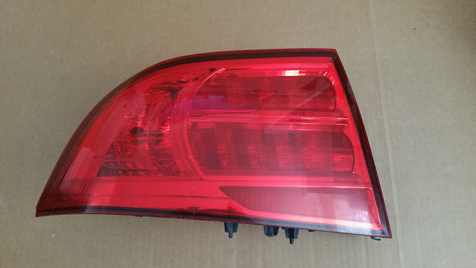 Acura TL Tail Light Assembly 2XL 949 301 Driver / Left Side OEM 2004