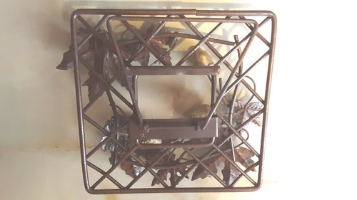 2 Brown Bent Wire FiIigree Ornate Leaves and Acorns Picture Frames - Picture 9 of 9