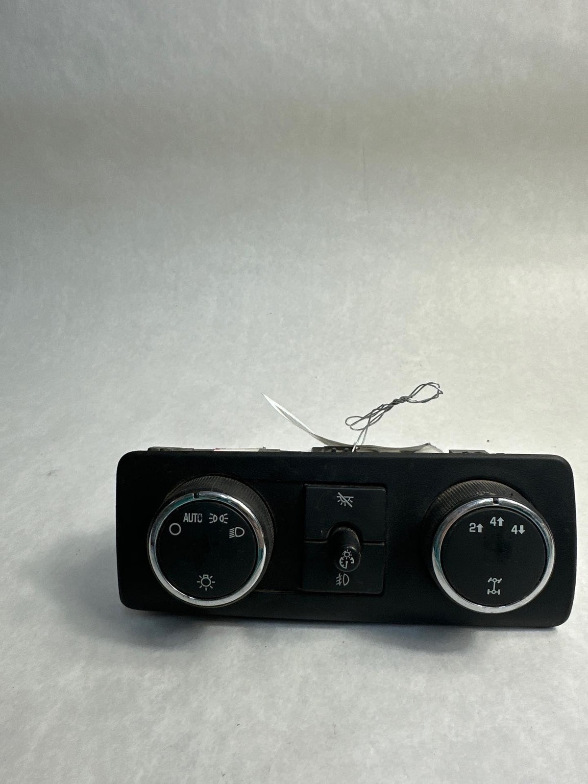 CHEVY SILVERADO 1500 Chevrolet RH DRIVERS HEADLIGHT CONTROL 2007