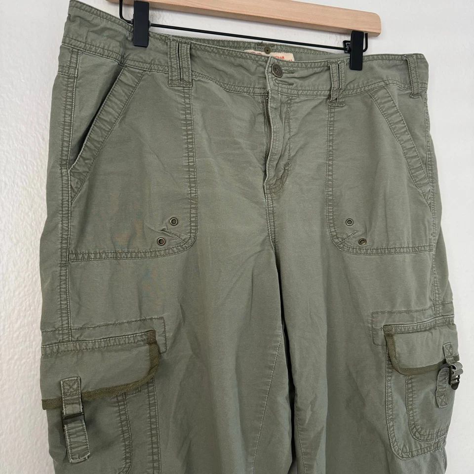 Vintage Faded Glory Womens Green Cargo Capri Pant Cuffed Utility Outdoor Size 16 - Image 2 of 4