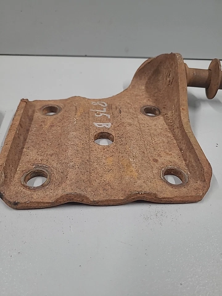 1969 dodge charger SHOCK PLATE SET B-BODY SHOCK PLATES Mounts - Image 4 of 4