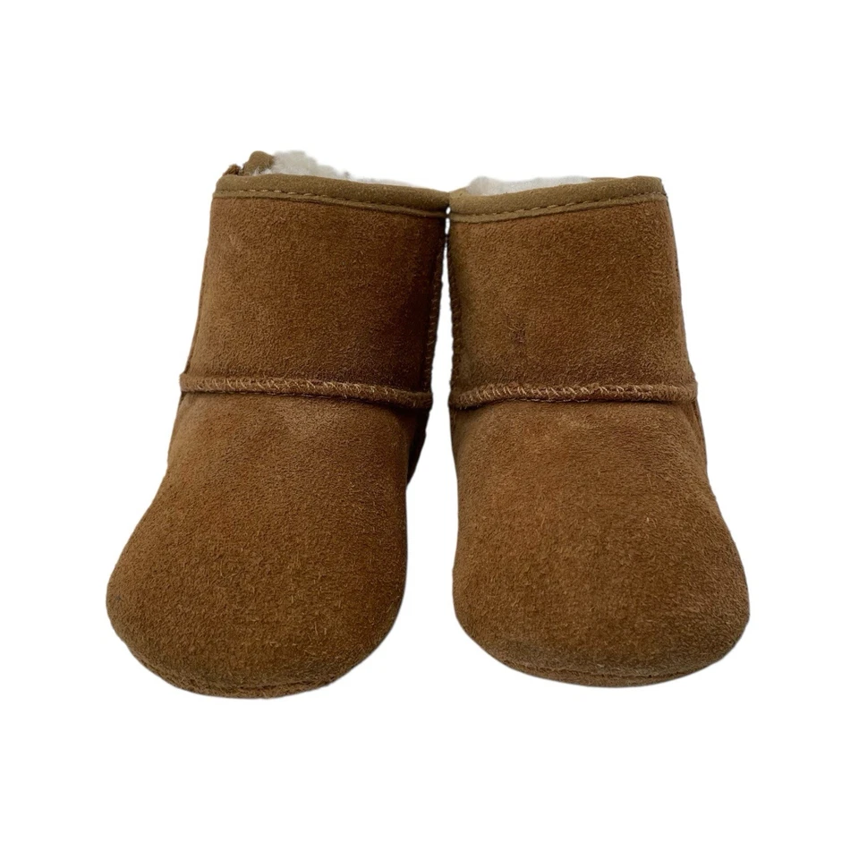 Botas UGG Infant Jesse Bow II castanha tamanho EUA 02/03 EU 18 camurça - Imagem 4 de 4
