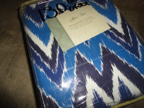 ROSE TREE NEW HAVEN BLUE CHEVRON IKAT (PAIR) POLE TOP DRAPERY PANELS 50X86 - Picture 4 of 9