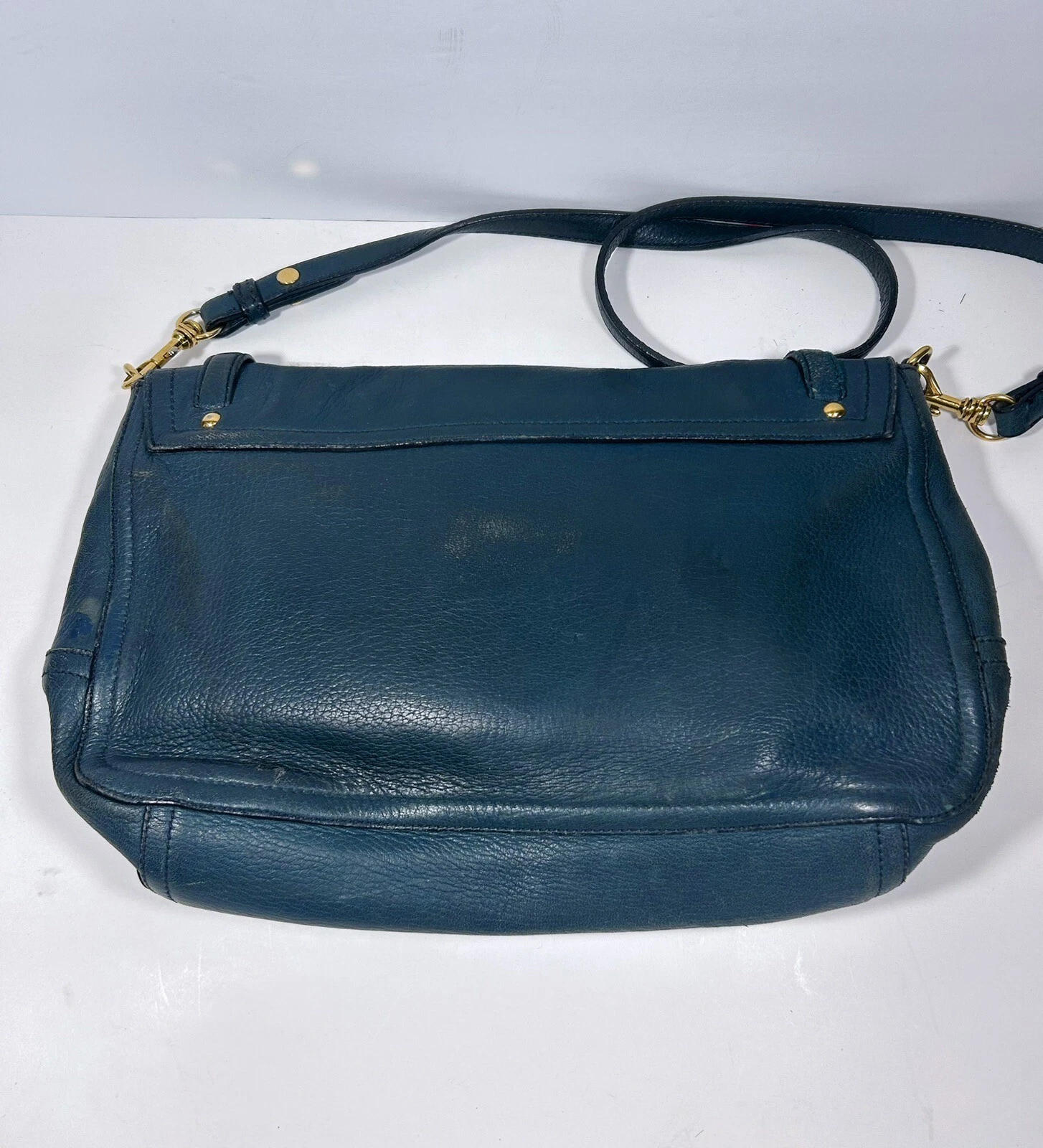 Borsa a tracolla Miu Miu Lake in pelle blu con patta a scatto