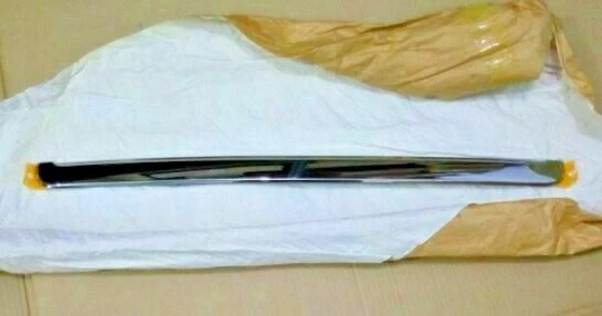 TOYOTA 76812-60010 Lexus Land Cruiser LX470 98-02 Back Door Garnish Trim Chrome* Foto 2 de 4