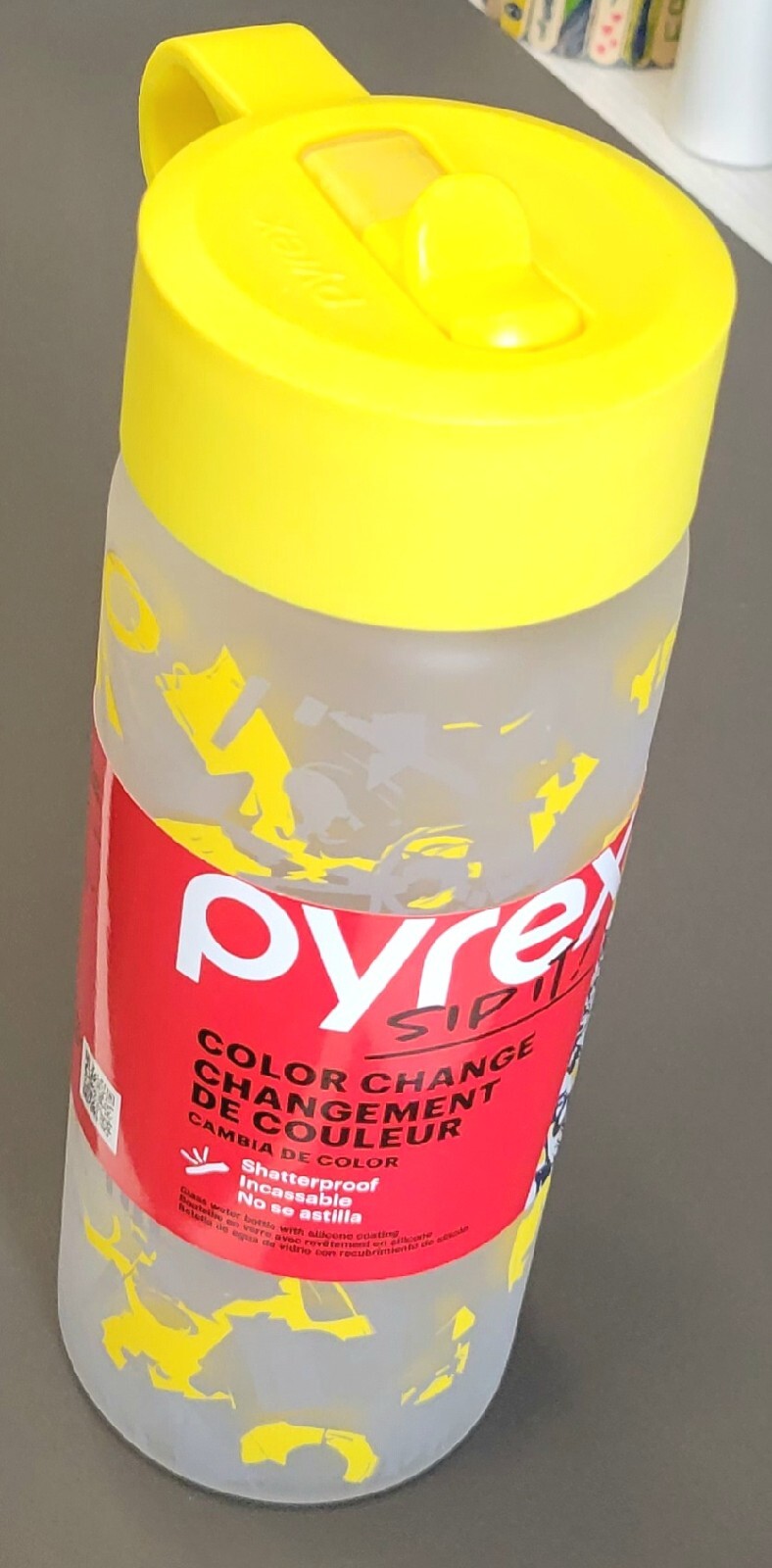 Pyrex 24oz Color Changing Glass Water Bottle W Silicone Coating Street pyrex-24oz-color-changing-glass-water-bottle-w-silicone-coating-street