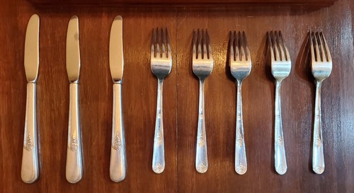Vintage 1940 Youth Flatware Set of 17 Refinished Wood Chest Holmes and Edwards - Picture 5 of 10