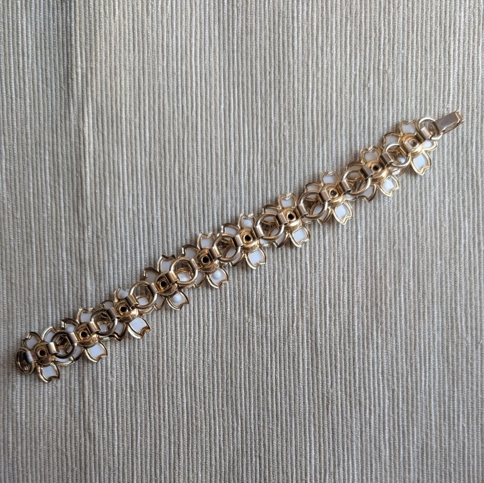 Bracciale Vintage con Fiori in Lucite e strass - Immagine 3 di 4