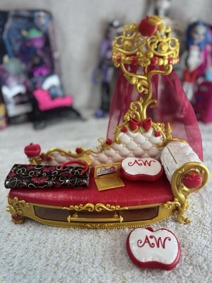 Ever After High Apple White Fainting Couch