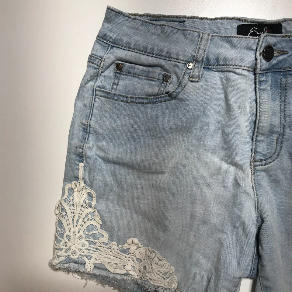 Earl Jean Shorts Womens 8 High-Rise Cut Off Floral Crochet Applique Light Wash - Image 3 of 4
