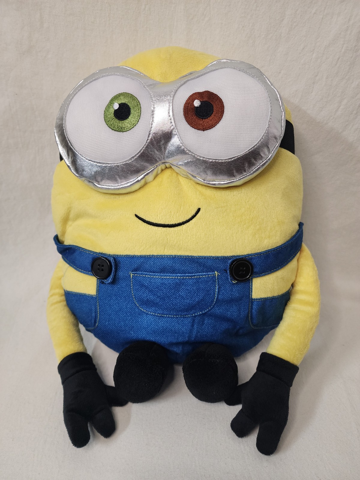 Despicable Me Minions Bob Kids Large Soft Plush Bedding Cuddle Pillow. New 16in