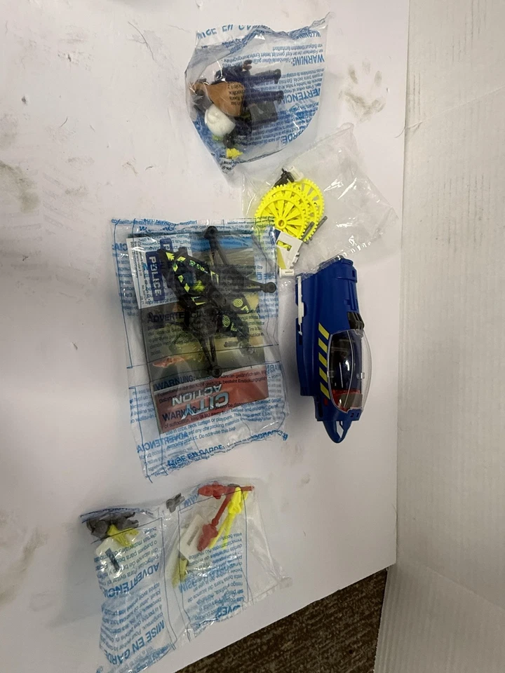 Playmobil City Action Police Helicopter Jet 70780 Complete Set Ages 5-10 Open Bo - Image 4 of 4