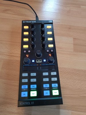 Native Instruments Traktor Kontrol X1 MK2