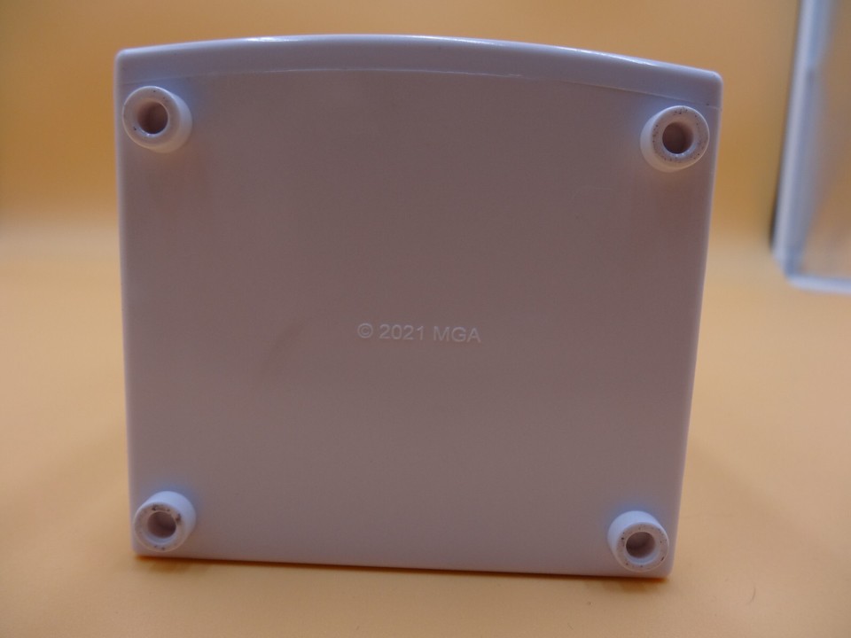 Rainbow High Doll House Washing Machine MGA 2021 Fits 12" Dolls White