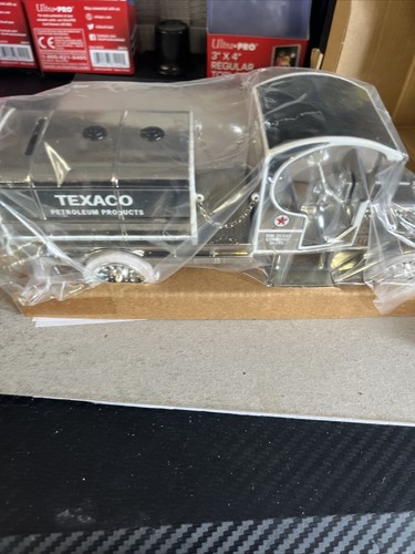 2000 ERTL 1919 GMC Tanker Truck Bank "TEXACO" CHROME EDITION 1/28th Scale NIB - Picture 11 of 11