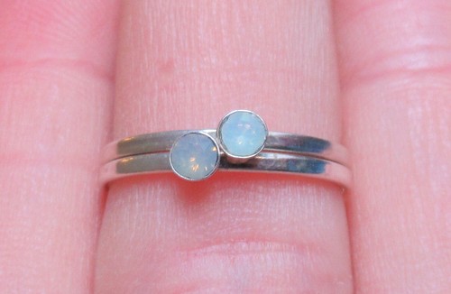 2 x STERLING SILVER CRYSTAL SET STACKING RINGS SIZE N 925 1.62g (27010) - Picture 3 of 9