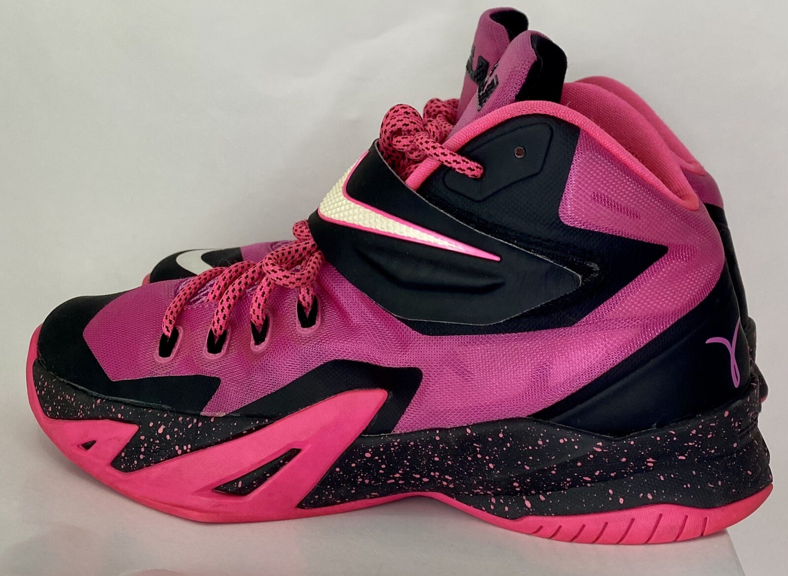 lebron soldier 8 pink