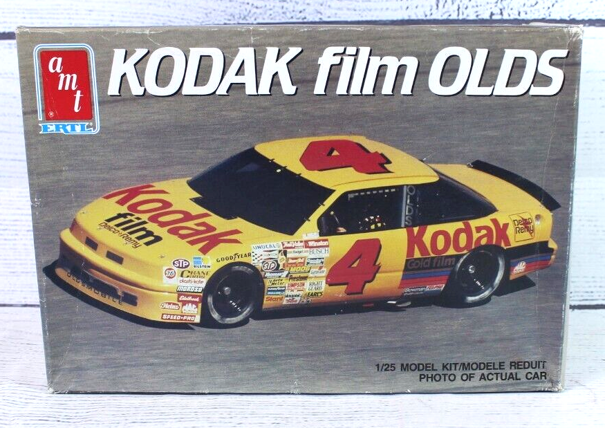 1/25 AMT ERTL Kodak Film OLDS NASCAR Model Kit 6731