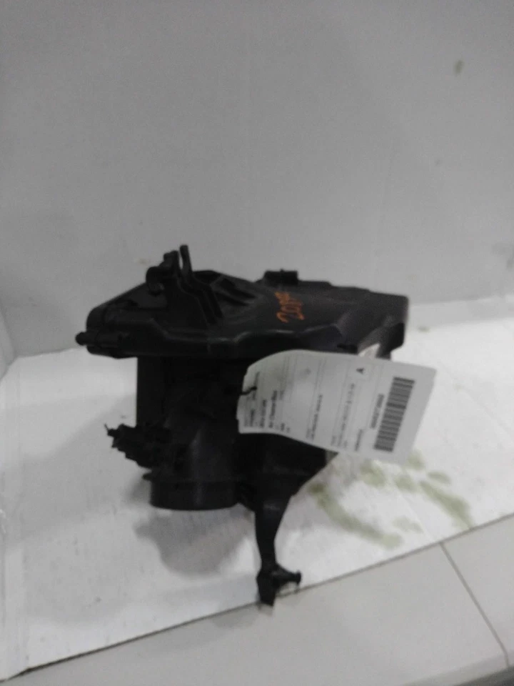 2016 Ford Escape Air Cleaner Assembly OEM Used 1.6L 107K Miles Silver - Image 2 of 4