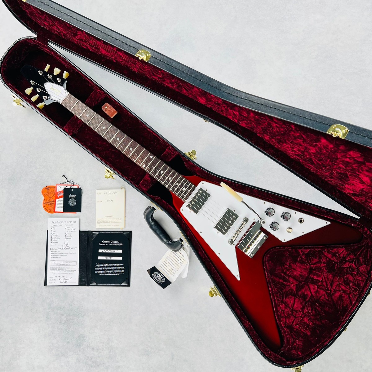 Gibson Custom Shop 1967 Flying V with Vibrola 2021 - Sparkling