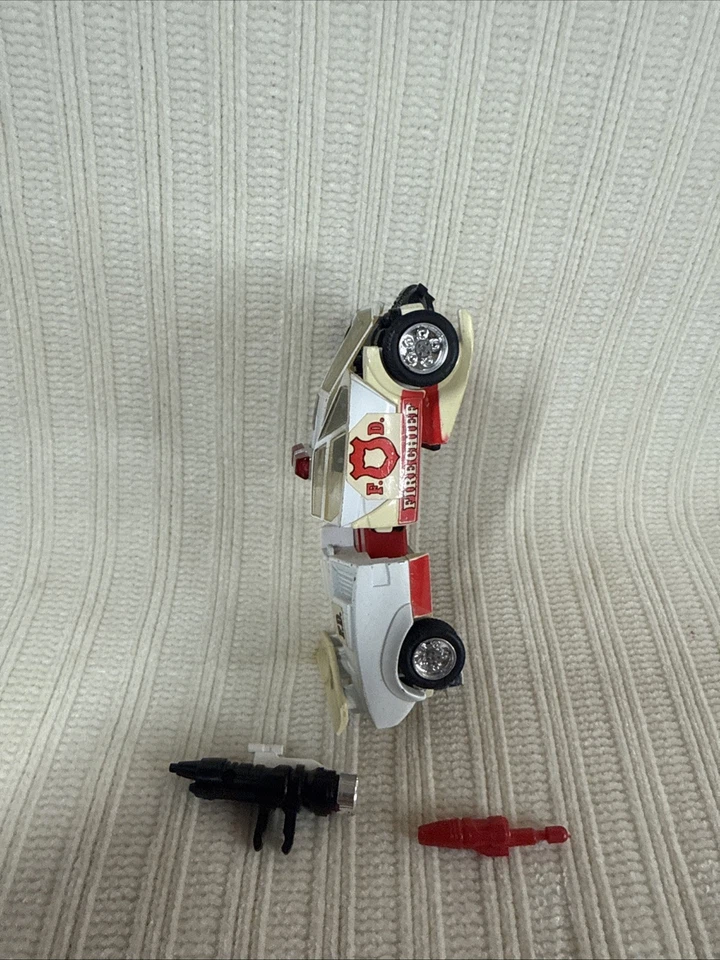 Vintage G1 Transformers Red Alert Fire Chief Figure Hasbro 1985 - Image 3 of 4