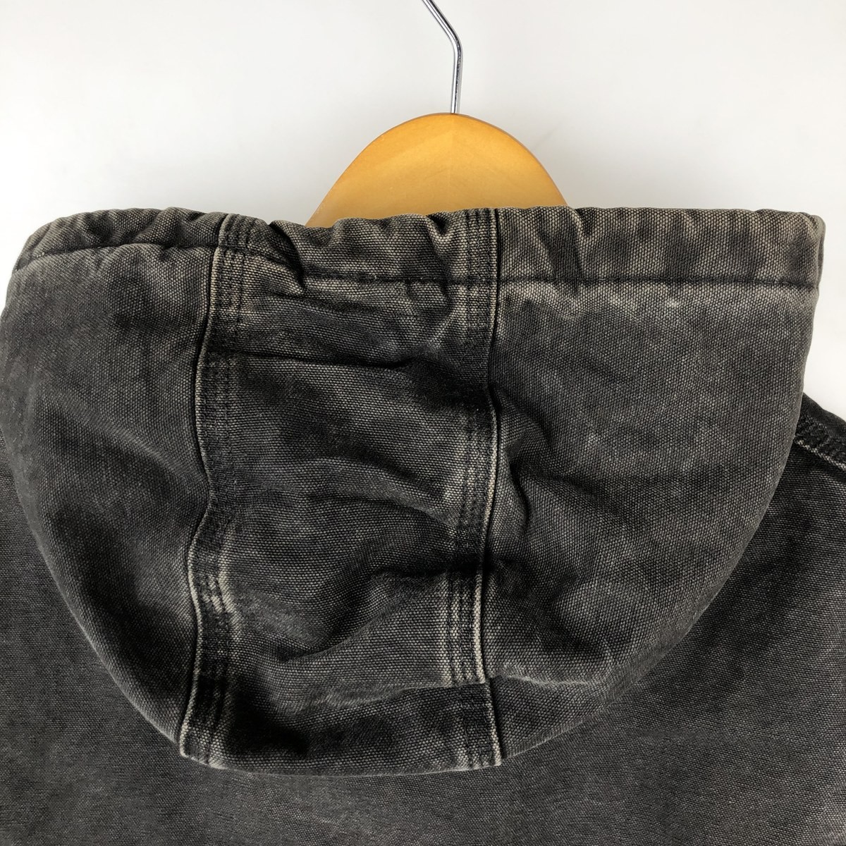 Used Carhartt padded hooded duck vest size XL (men's) thumbnail 9