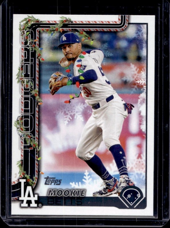 2025 Topps Holiday Mookie Betts Variation Short Prints #H52 Dodgers