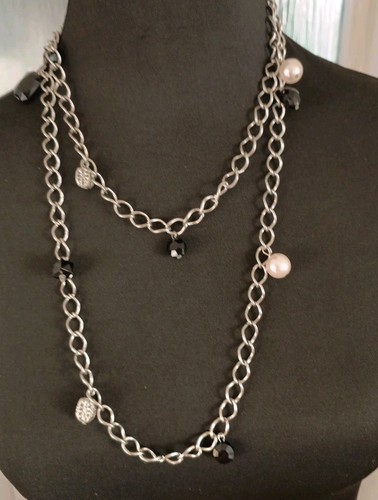 Silver Tone 46" Long Chain lariat Necklace White, Black & Silver Beads VGC
