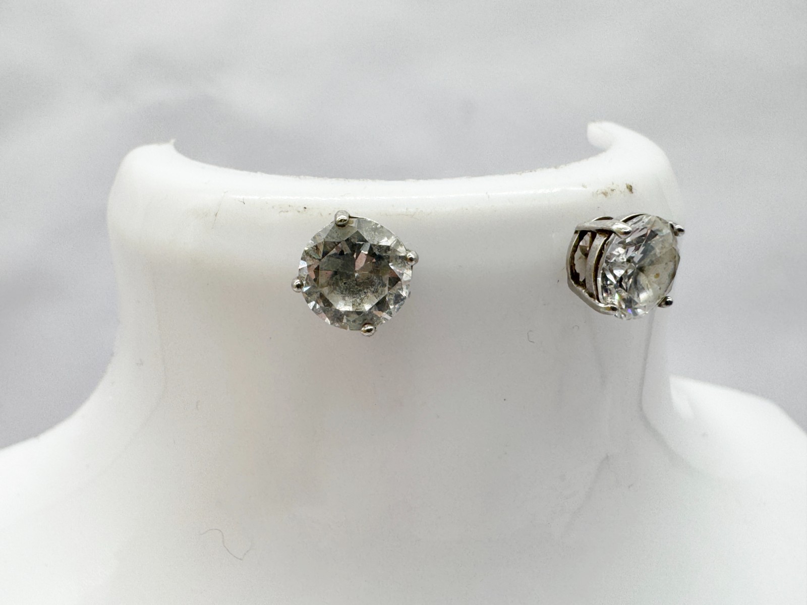 VINTAGE SOLID SILVER PAIR BRIGHT SOLITAIRE GEM SE… - image 2