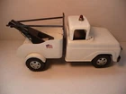 VINTAGE PRESSED STEEL TONKA WRECKER TOW TRUCK