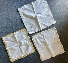 3 Edle handbestickte Taschent&uuml;cher bzw. Einsteckt&uuml;cker - m&uuml;hevolle Handarbeit
