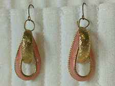 VTG Frosted Peach Pink Enamel Teardrop Hoop Embossed Floral Gold Toned Earrings