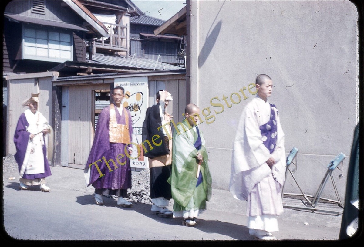 Kamakura Japan Street Scene Parade Buddha 1950s 35mm Slide Vtg Red