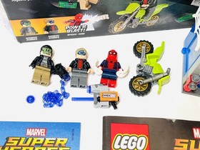 LEGO Marvel: ATM Heist Battle (76082) Complete w/ Box, Instructions, & Comic