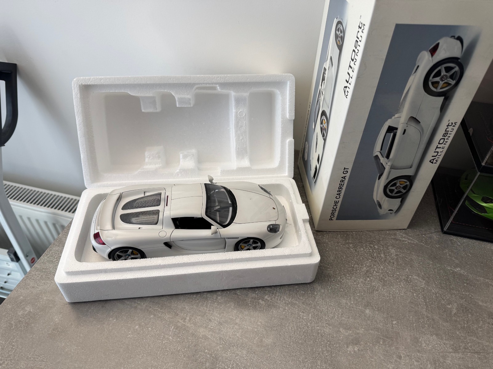 AUTOart Porsche Carrera GT white 78045