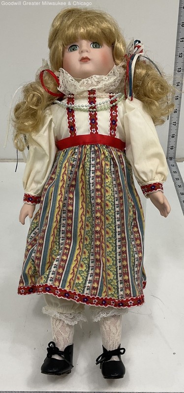 Ellis Island American Dream Dolls Porcelain Doll Marta From Poland HM-103