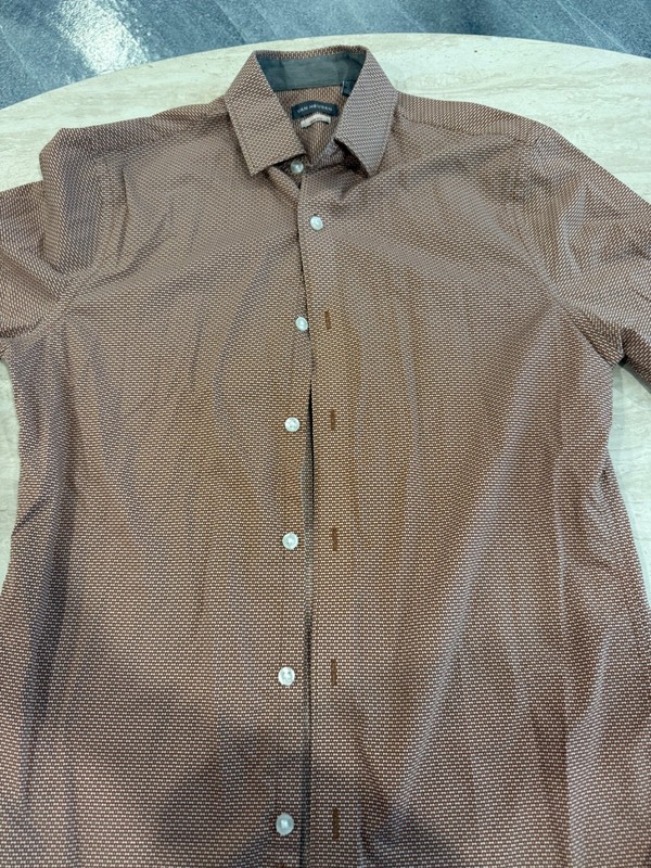 Van Heusen Stain Shield Slim Fit Dress Shirt – Men’s Small