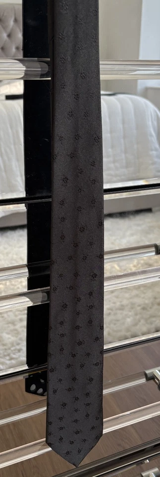 Corbata para hombre Paul Stuart 100 % seda negra formal con flor sutil - solo usada una vez Foto 3 de 4