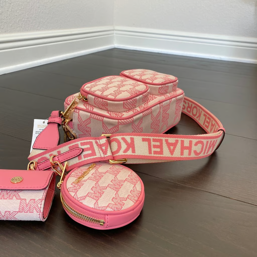 Michael Kors JET SET ITEM MD PKT XBODY W ATTCH IN TEA ROSE
