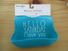 Bella Tunno Silicone Wonder Bib Hello Saturday I Love You - NEW