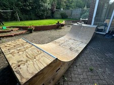 skate board ramp