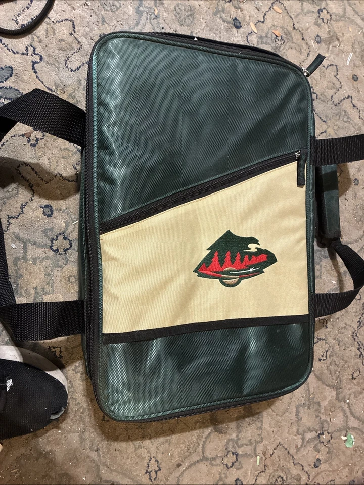 Pyrex Dishes and Carrier Set - Image 4 of 4