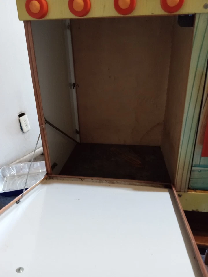 Vintage WOLVERINE Toy Kitchen Sink Stove Fridge Huge Lot Food & Cookware w Barbi - Image 4 of 4