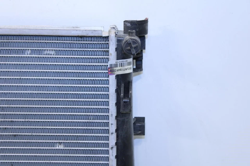 2010-2013 Mercedes-Benz S550 Engine Cooling Radiator 221-500-32-03 OEM *ReaD* - Image 4 of 4