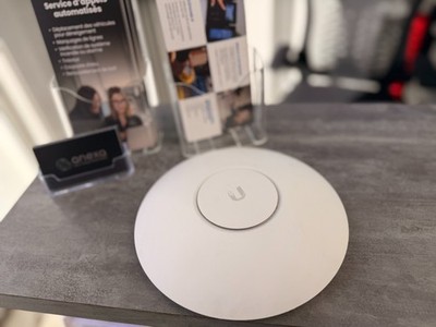 Ubiquiti Networks UAP-AC-PRO 1300Mbps Wireless Access Point POE