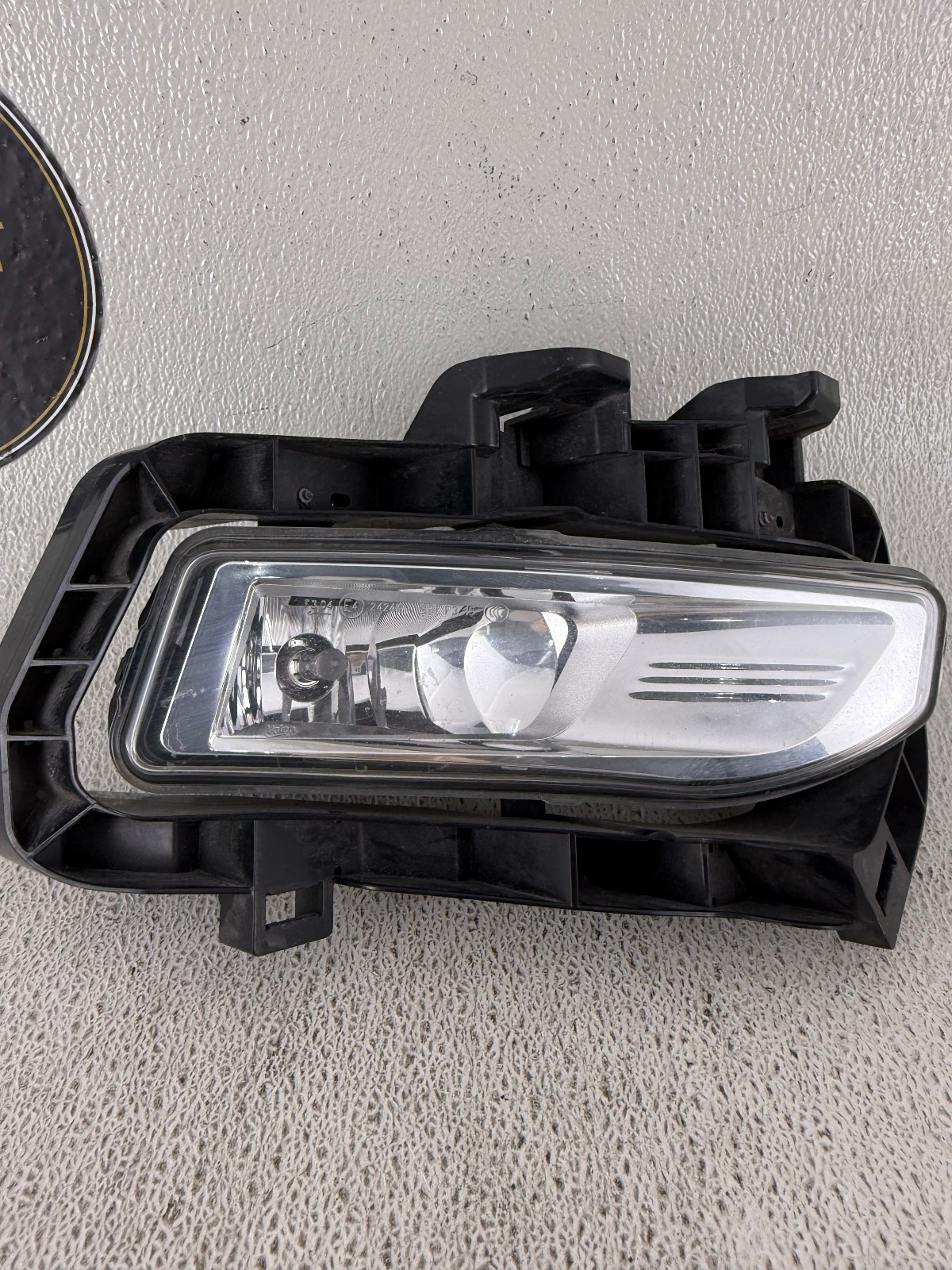 OEM | 2017 - 2019 Nissan Rogue Halogen Fog Light w/ Bracket (Right/Passenger)