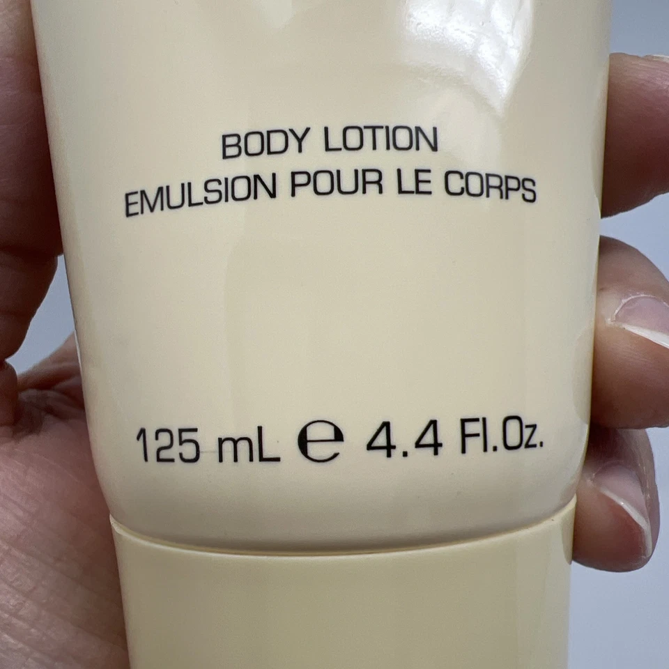 Loción corporal para mujer Halston 4,4 oz abierta 80 % completa Foto 2 de 4