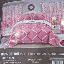 100 Cotton King Size Quilt Set Pink White Geometric Pattern with 2 Pillow Shams